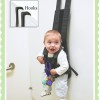 赤ちゃんを壁に掛けるフック「The Babykeeper Basic」が話題