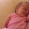 新生児の寝かしつけは「入眠儀式」と「眠りの関連付け」が重要？！