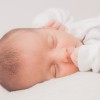新生児の睡眠　知っておくべき８つの事実